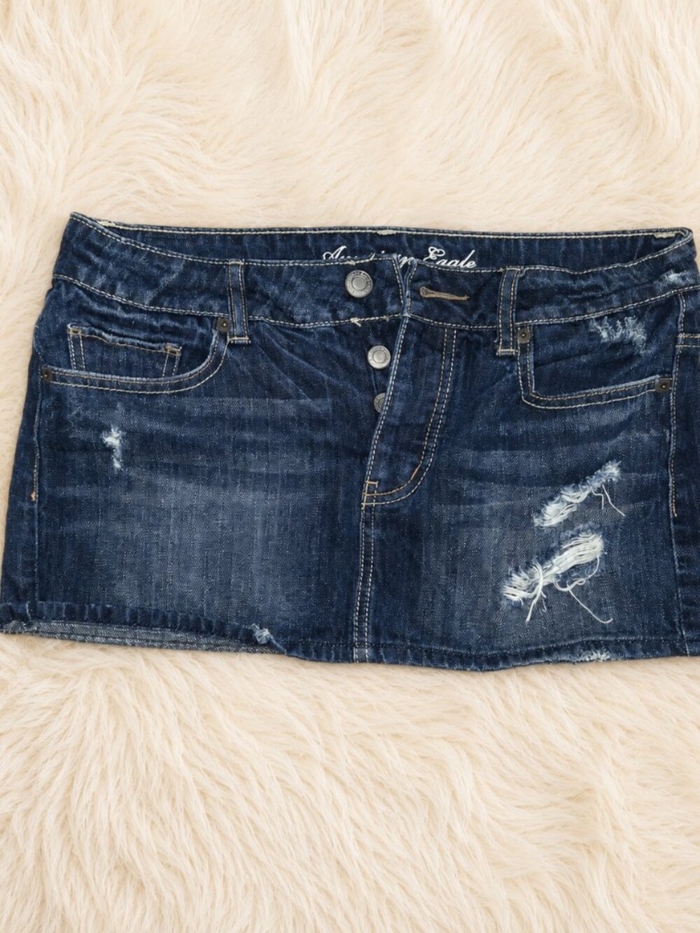 American Eagle - Denim Shorts — Size 4
